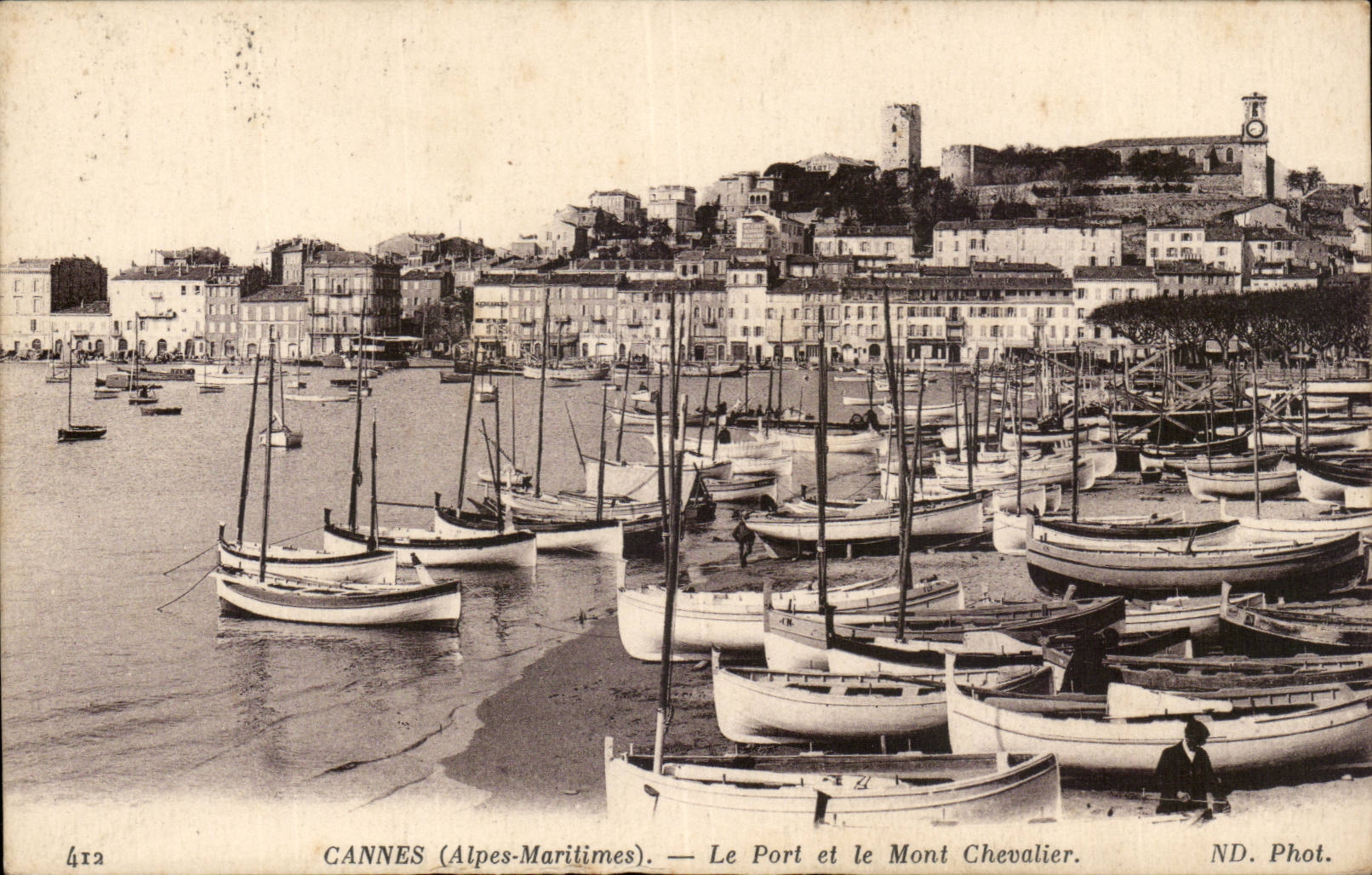 CANNES (Alpes-Maritimes) — Le Port et le Mont Chevalier — ND. Phot.