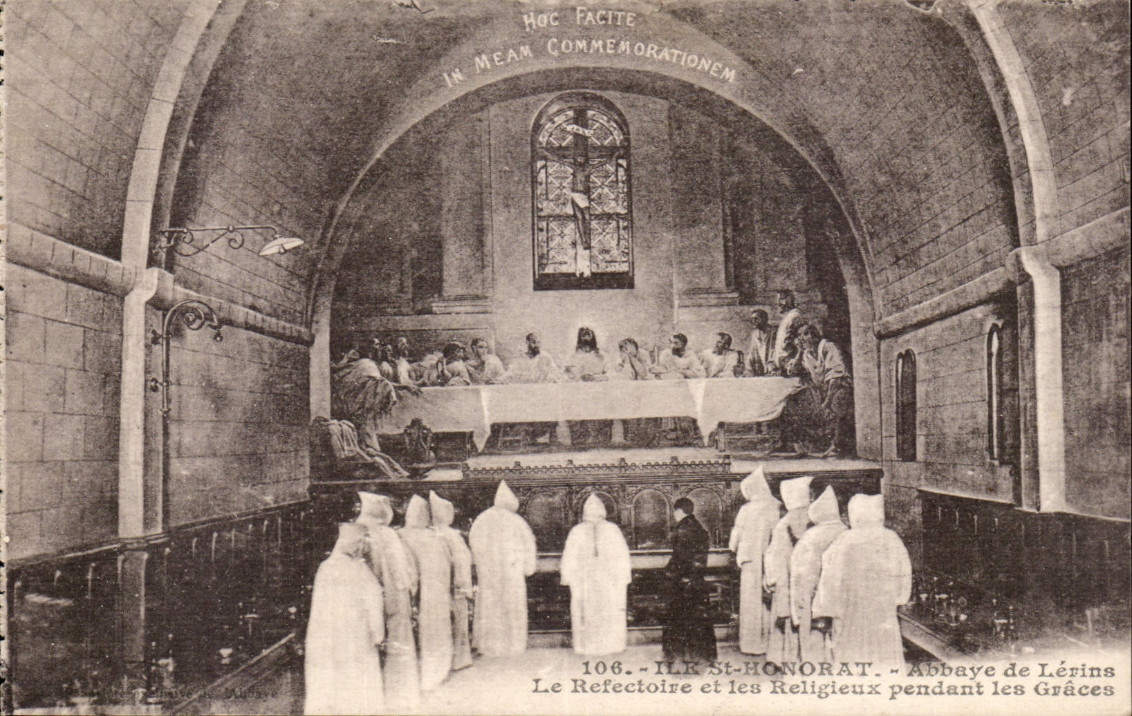 Ile St Honorat - L'Abbaye de Lerins - Le Refectoire et les religeuses pendant les Graces - CPA 