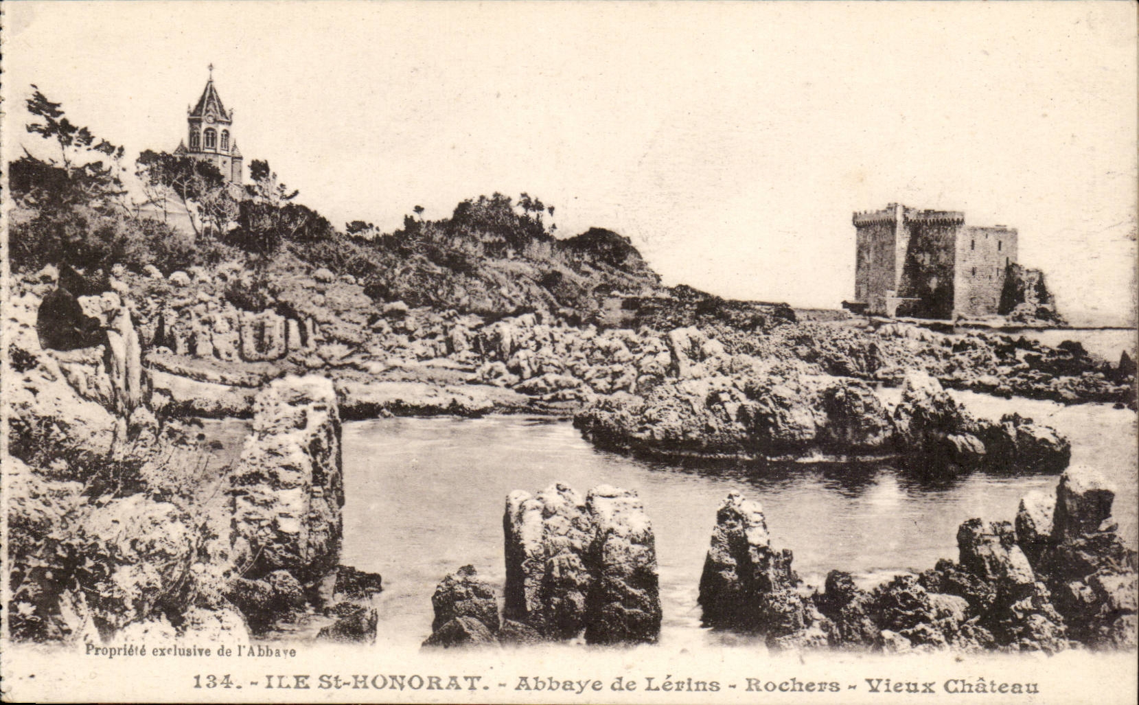 Ile St Honorat - Abbaye de Lerins - Rochers - Vieux Chateau - CPA 