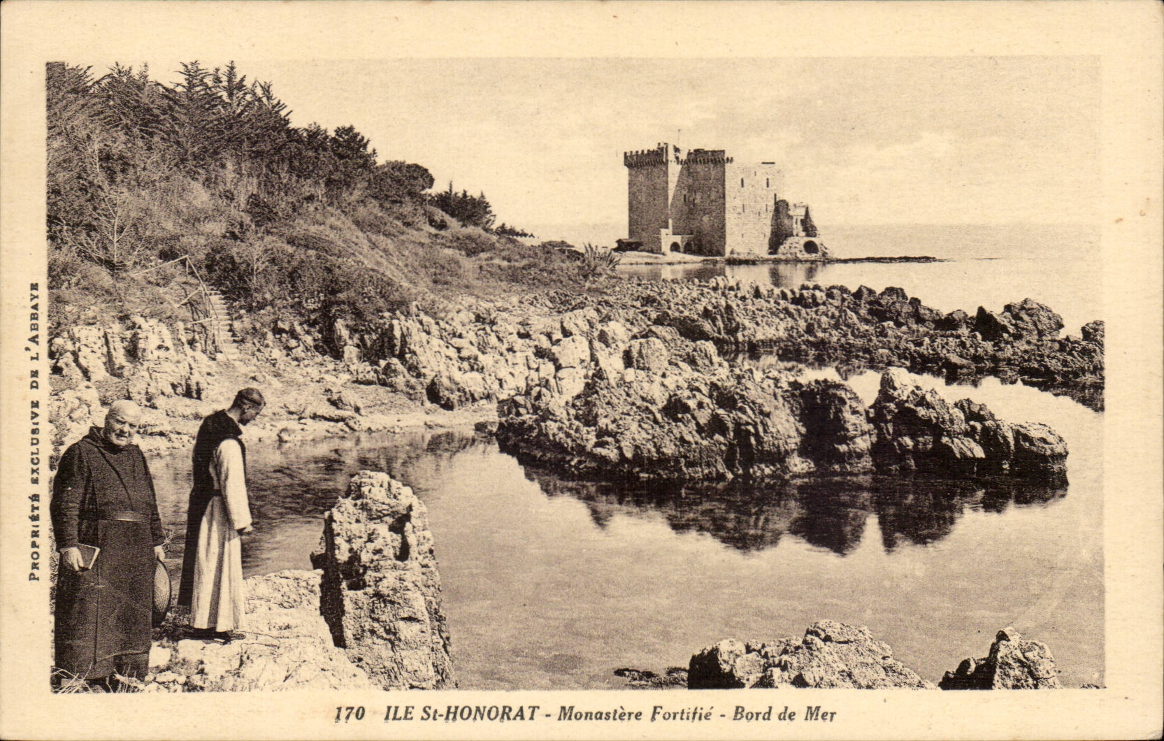 Ile St Honorat - Monastere Fortifie - Bord de Mer - CPA 
