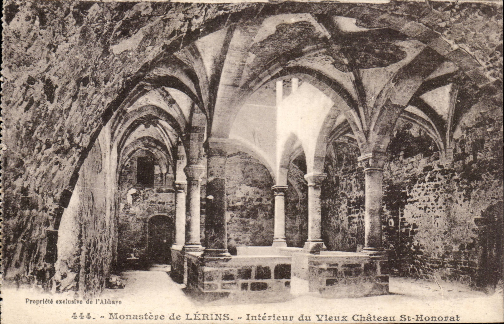 Monastere de Lerins - Interieur du Vieux Chateau - CPA 
