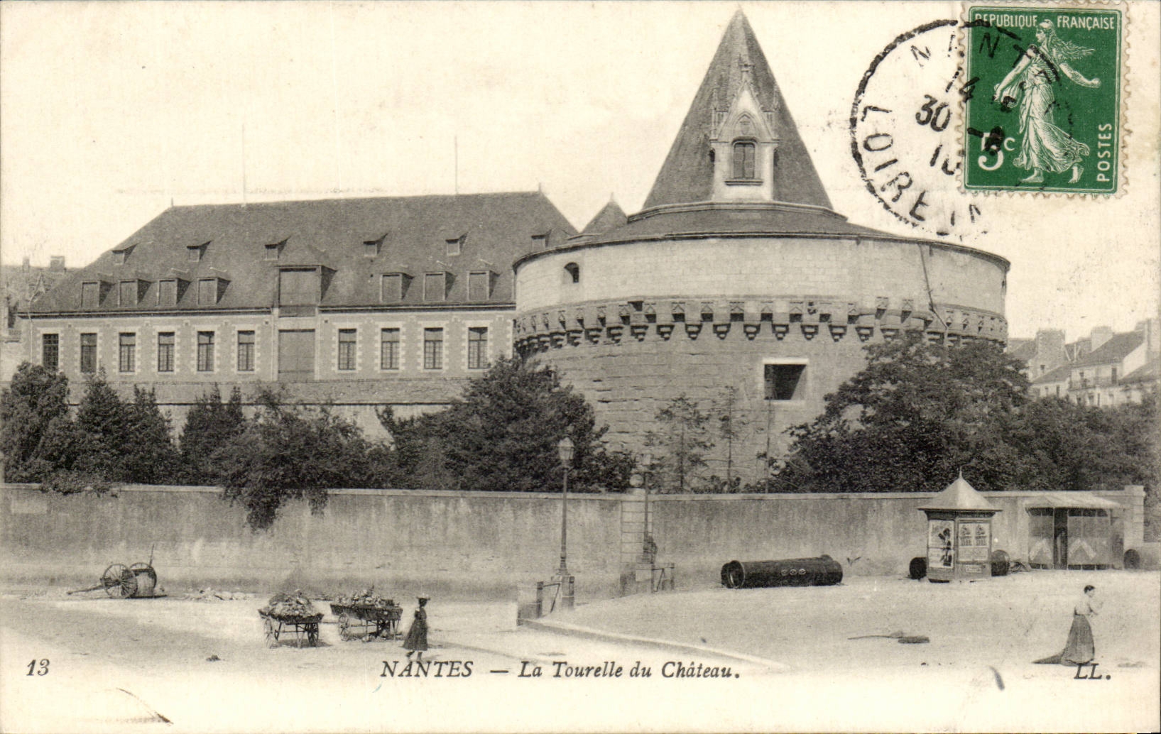 Nantes CPA La tourelle du chateau