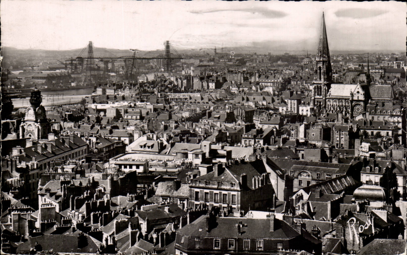 Nantes CPM Panorama sur le pont et ls eglises pris de la cathedrale
