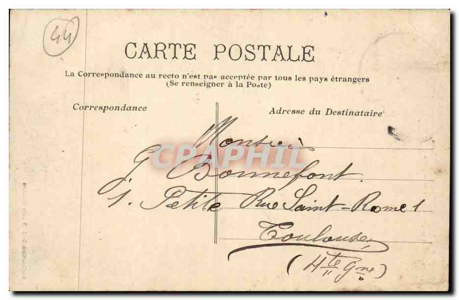 Nantes CPA La cour interieure du chateau L'ancien corps de garde et le puits — Verso