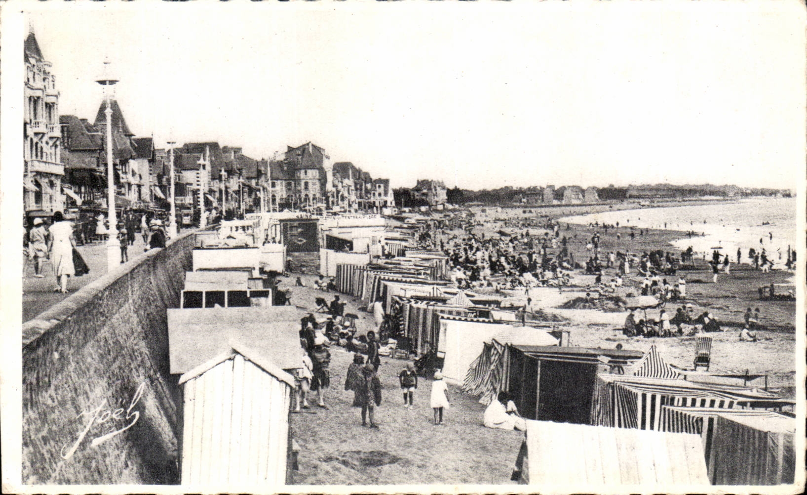 La Baule sur Mer CPA Vue sur le remblai et la plage