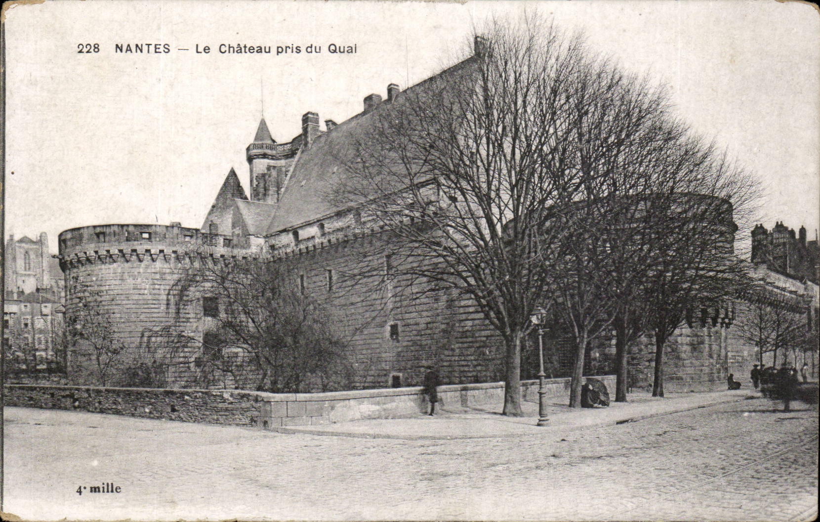 Nantes CPA Le chateau pris du quai