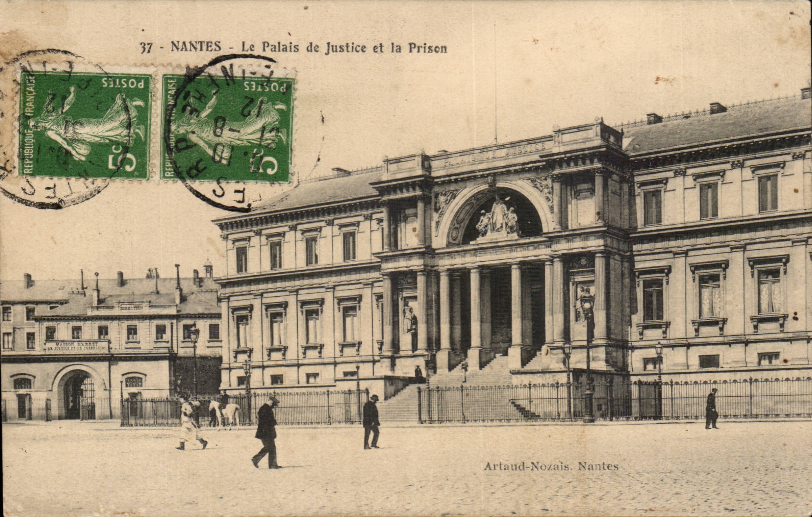Nantes CPA Le palais de justice et la prison