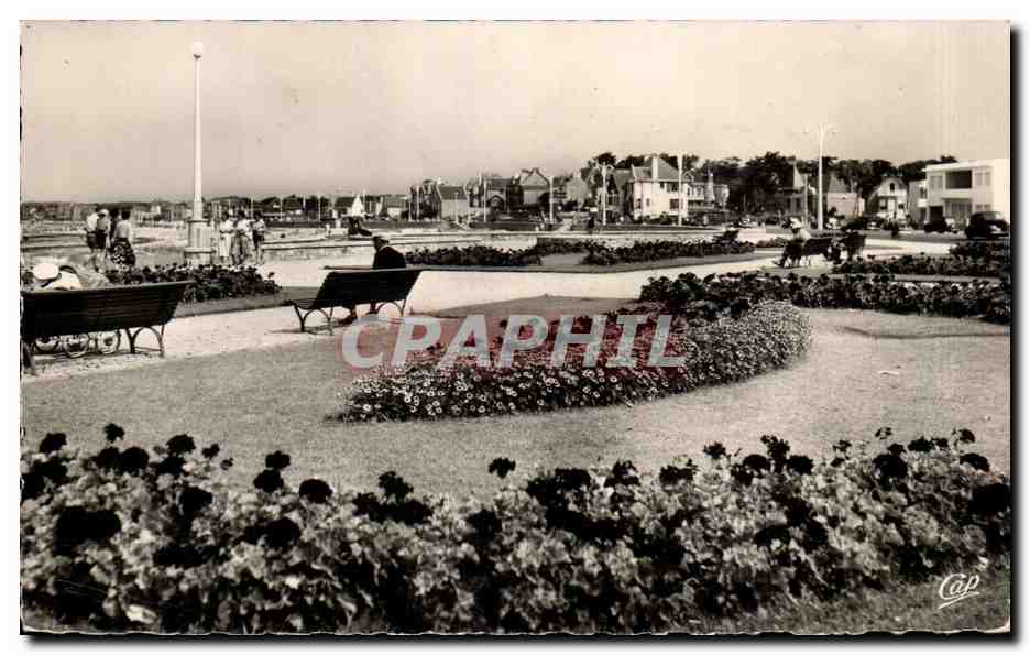 Pornichet CPM Les jardins du remblai