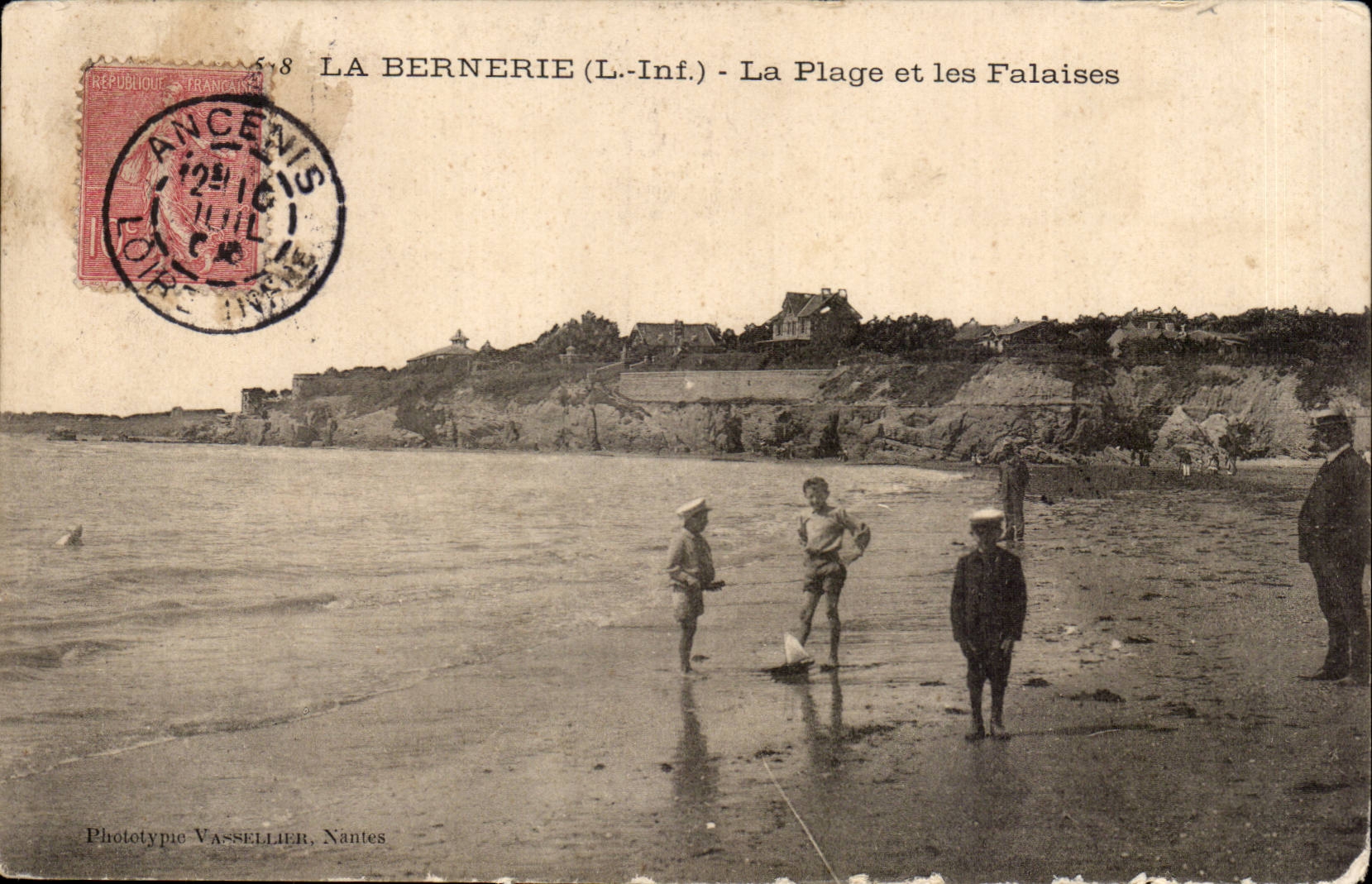La Bernerie CPA La plage et les falaises