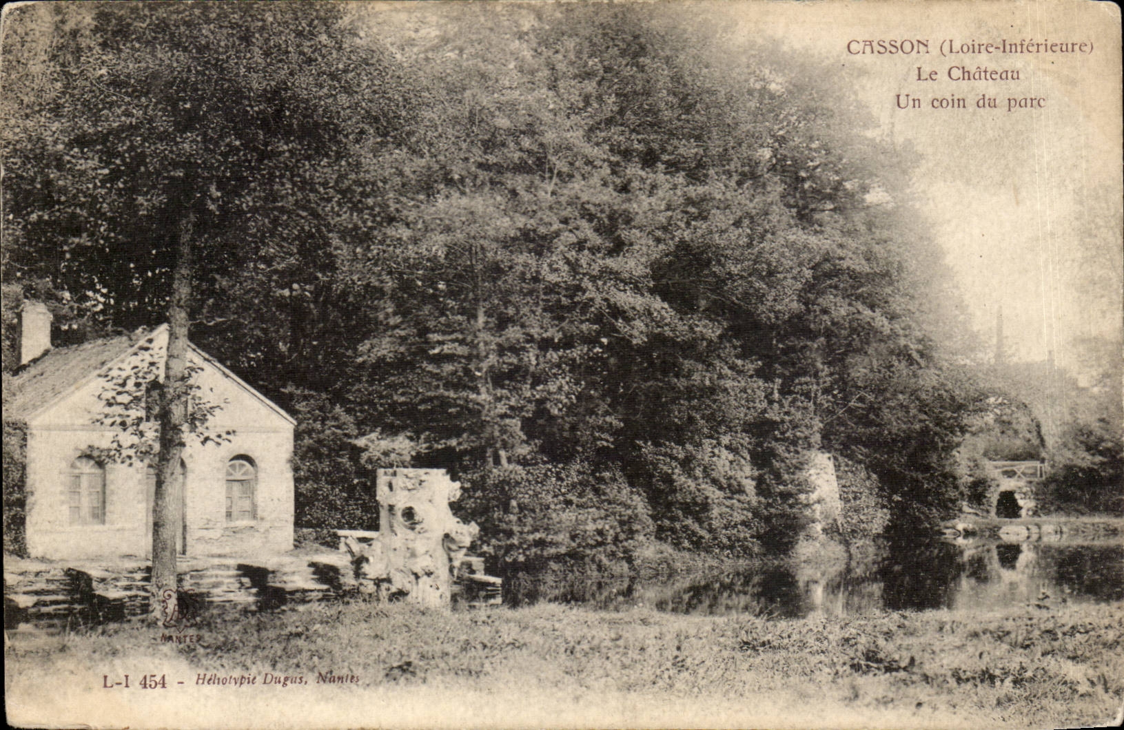 Casson CPA Le chateau Un coin du parc