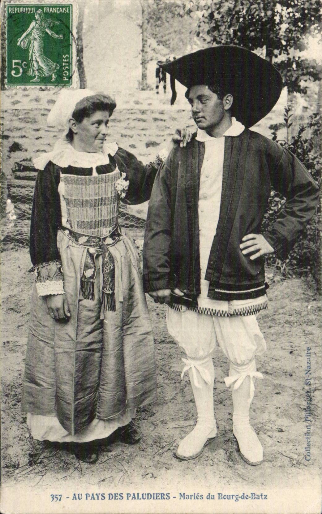 Au pays des Paludiers CPA Maries de Bourg en Batz (folklore coiffe costume)