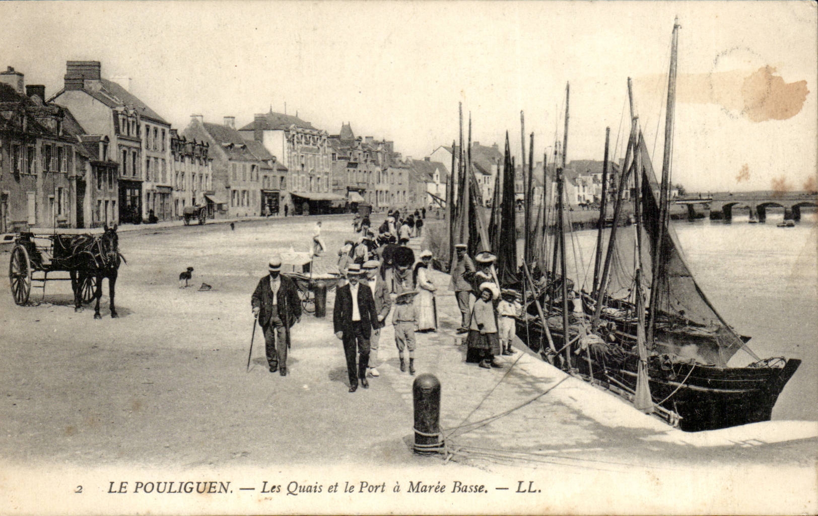 Le Pouliguen — The Quays and the Port at Low Tide — LL.