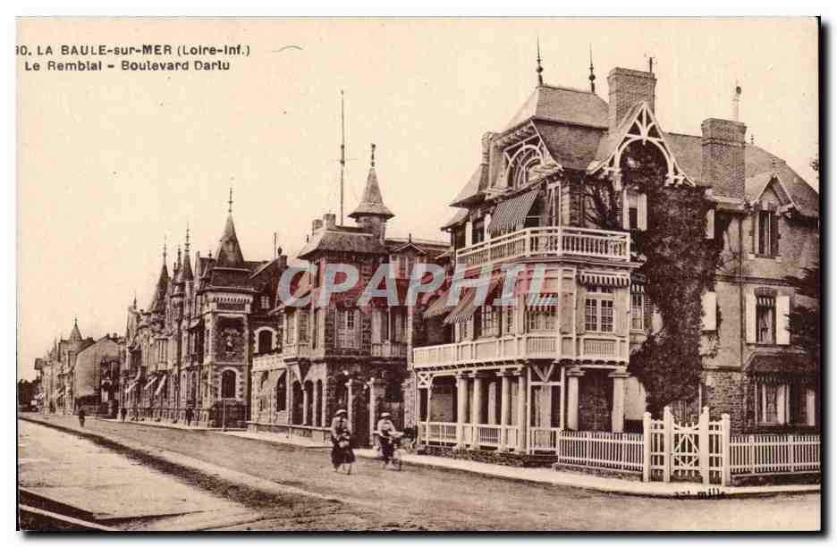 La Baule CPA Le remblai Boulevard Darlu