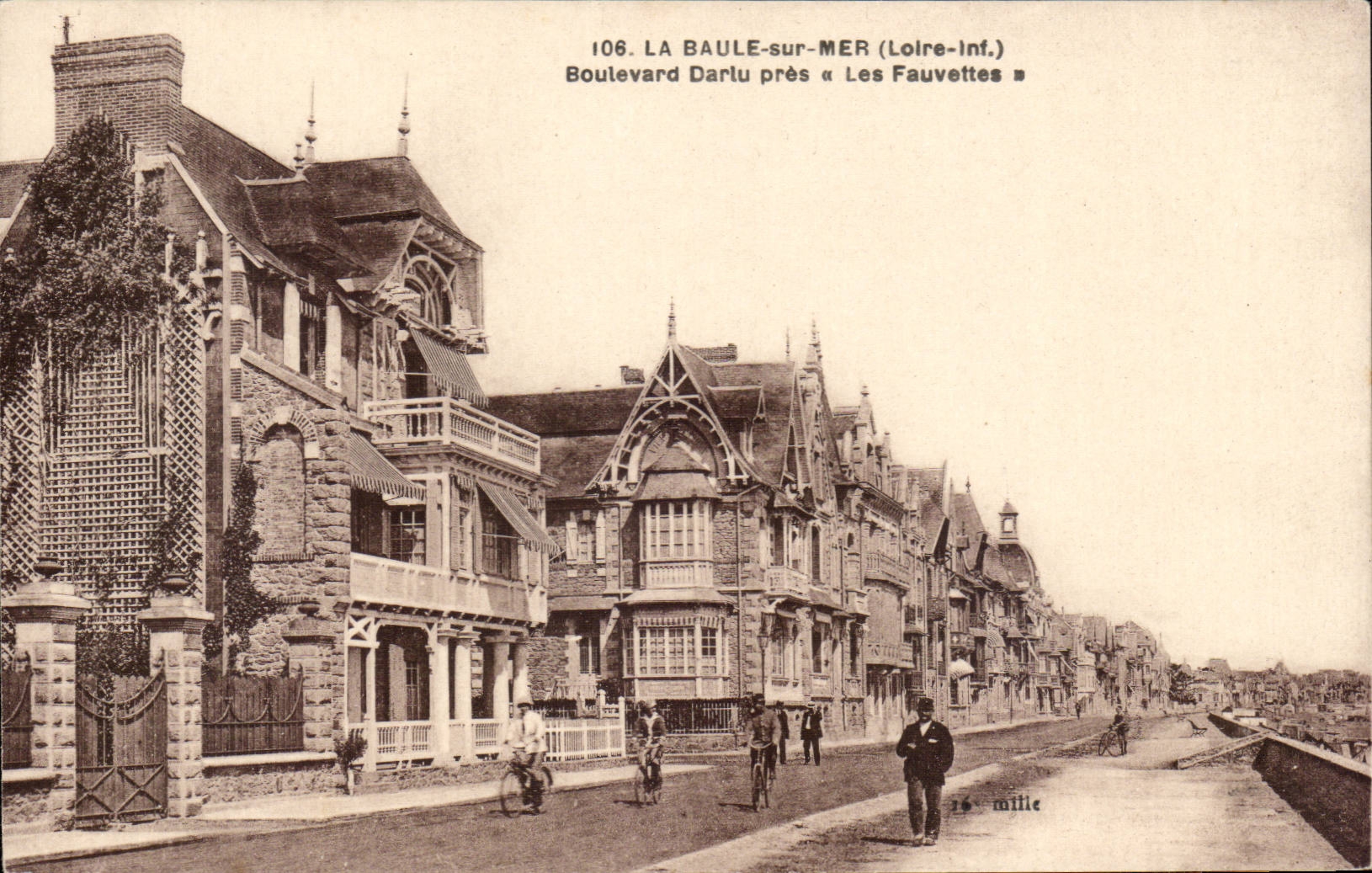 La Baule CPA Boulevard Dru pres Les Fauvettes (velo)