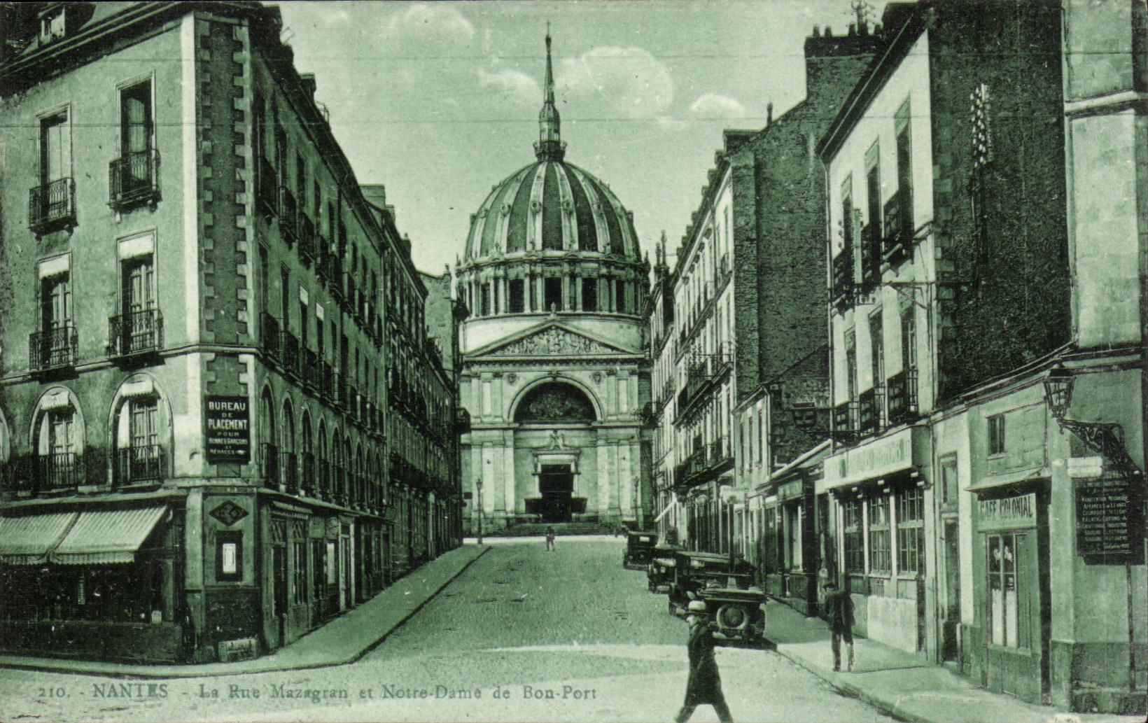 CPA Nantes CPA La rue Mazagran et Notre DAme de Bon Port