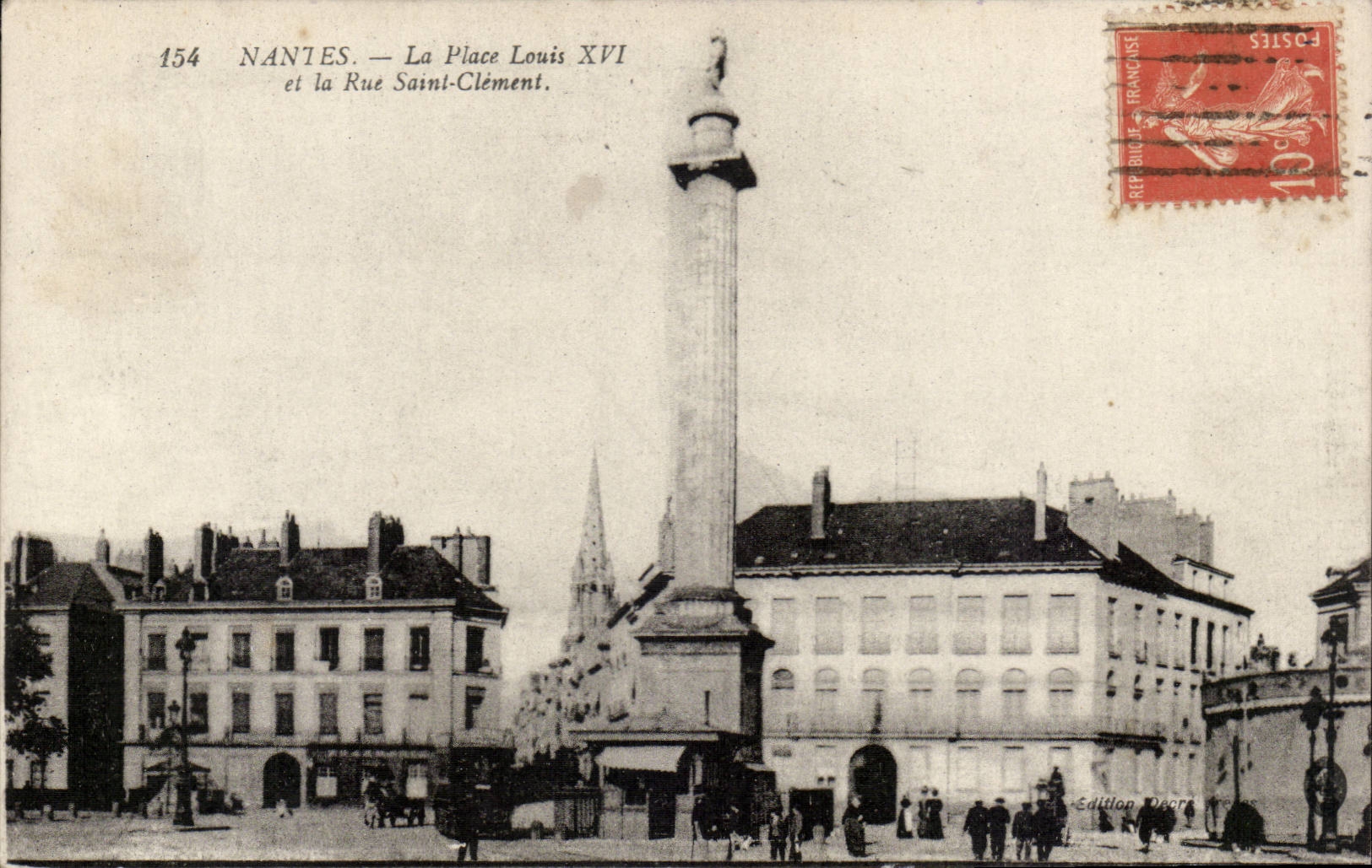 CPA Nantes La place Louis XVI et la rue Saint Clement