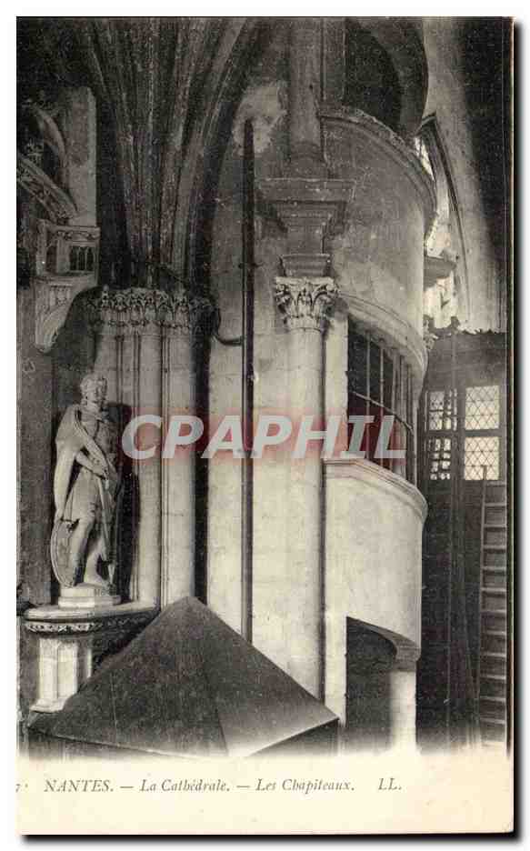 CPA Nantes La cathedrale Les Chapiteaux