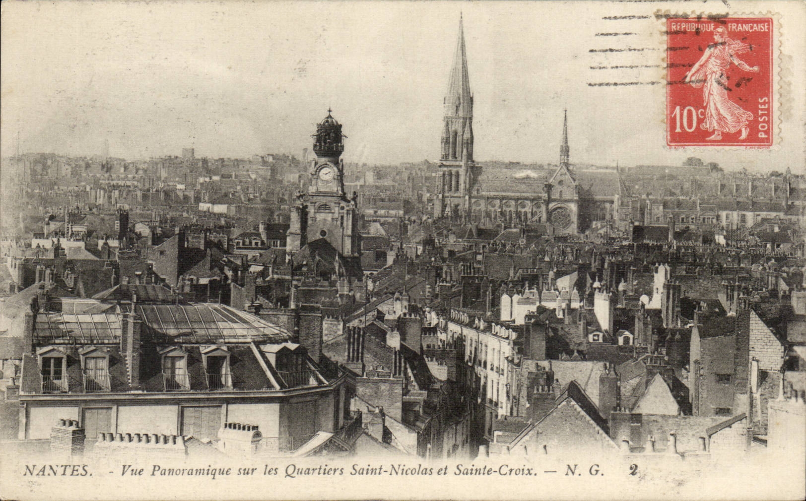 CPA Nantes Vue panoramique sur les quartiers Saint Nicolas et Sainte Croix
