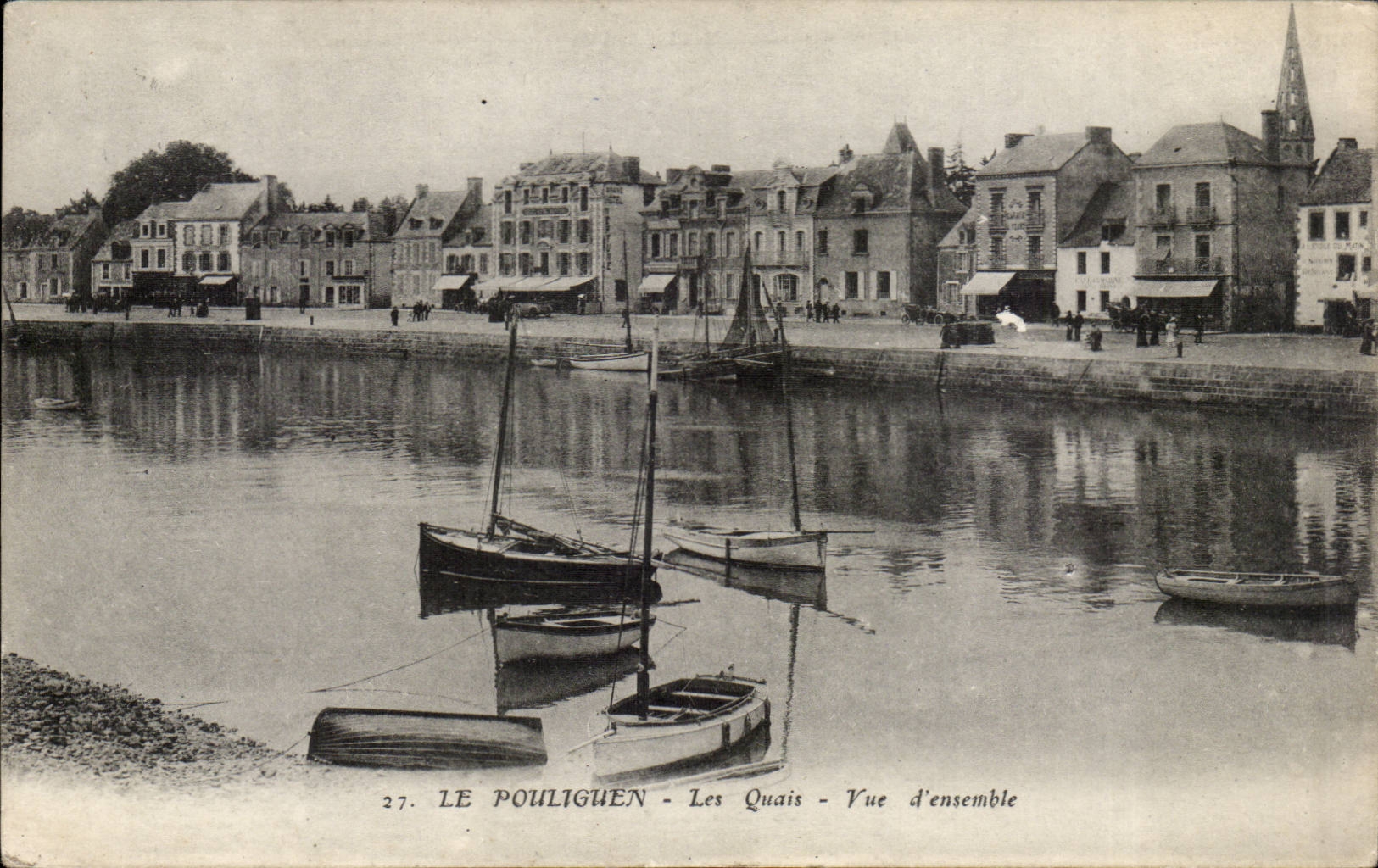 CPA Le Pouliguen Les quais Vue d'ensemble