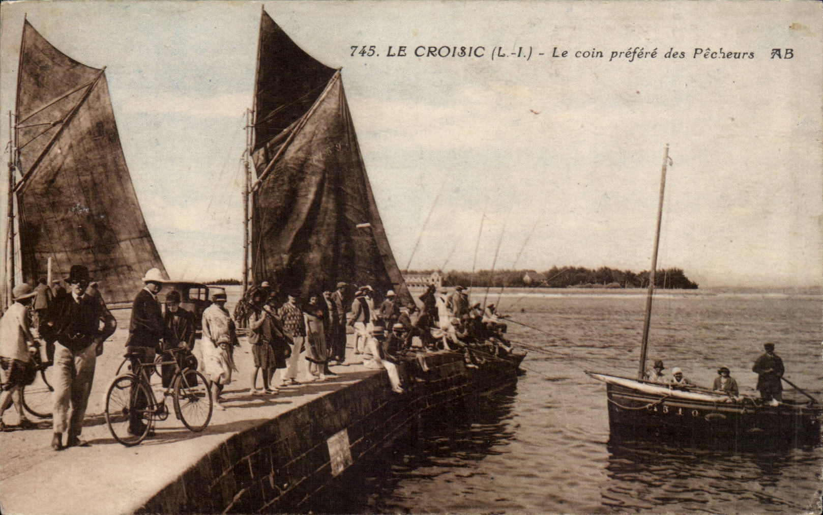 Le Croisic CPA Le coin prefere des pecheurs