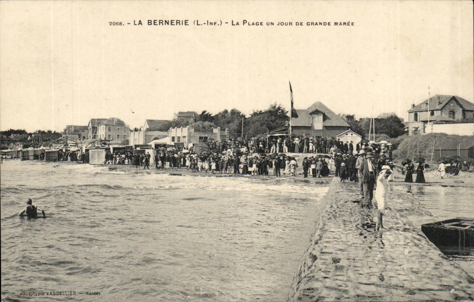 La Bernerie CPA la place un jour de grande maree