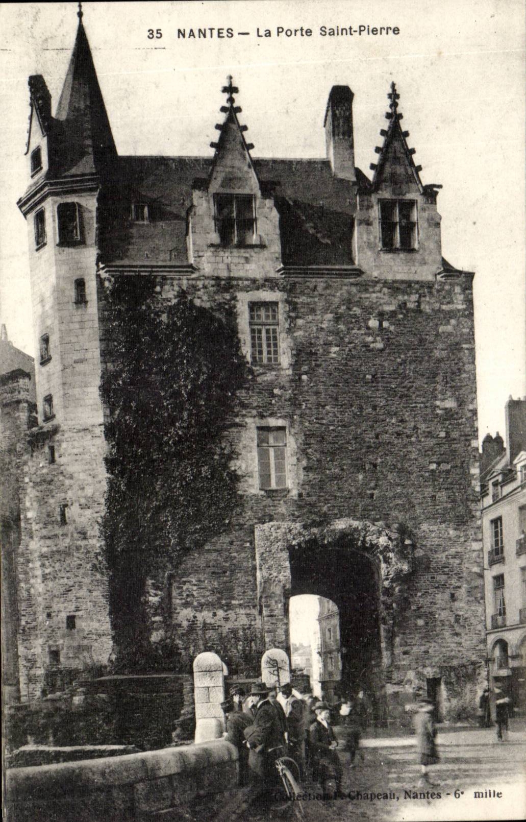 Nantes CPA La porte St pierre