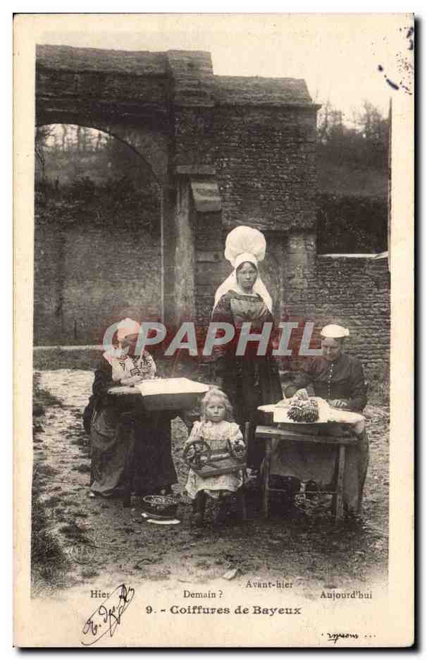 CPA Coiffure de Bayeux (coiffe folklore)