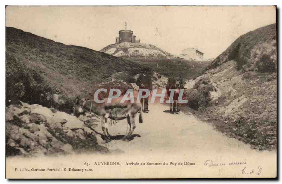 CPA L'Auvergne Arrivee au sommet du Puy de Dome (folklore coiffe costume ane donkey)