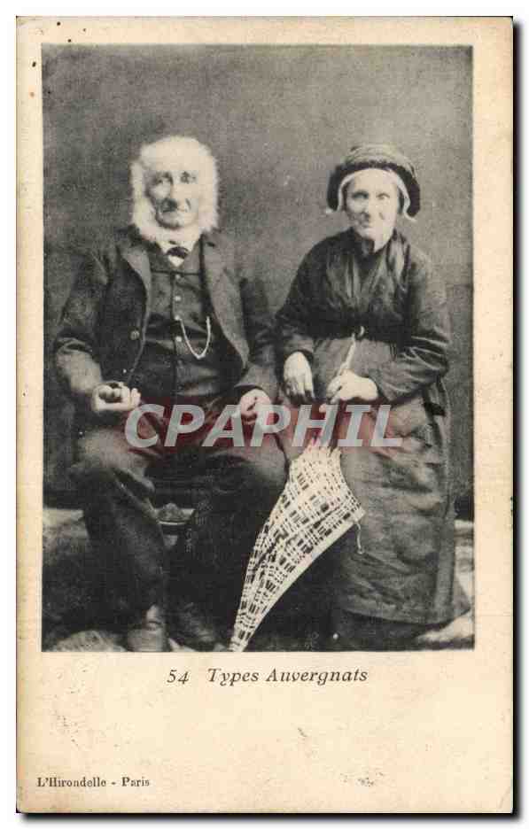 CPA Types d'Auvergne (folklore coiffe costume)