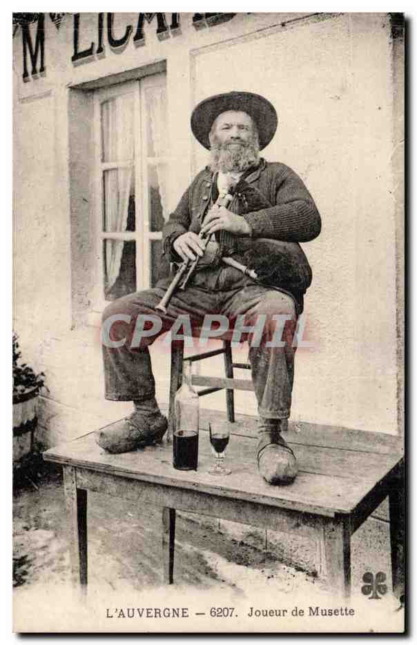 Auvergne CPA Joueur de musette (folklore costume)