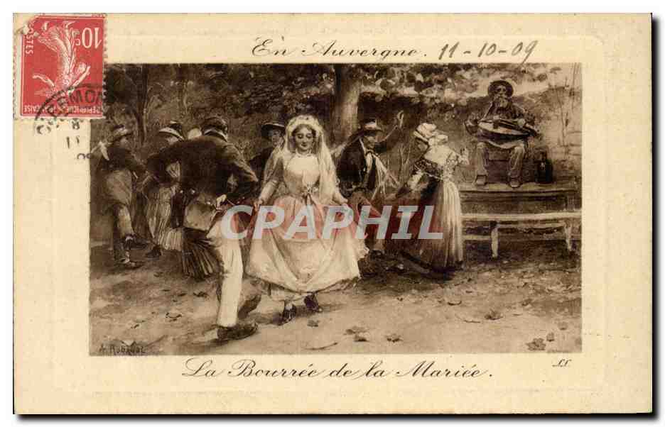 En Auvergne CPA La bourree de la mariee (folklore costume danse)