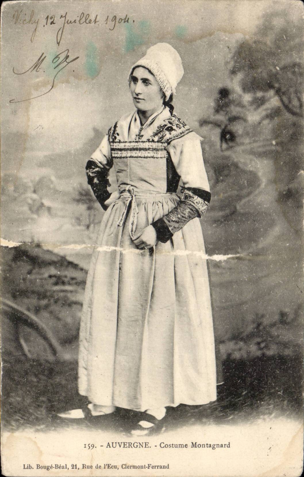 Auvergne CPA Costume montagnard (folklore costume)
