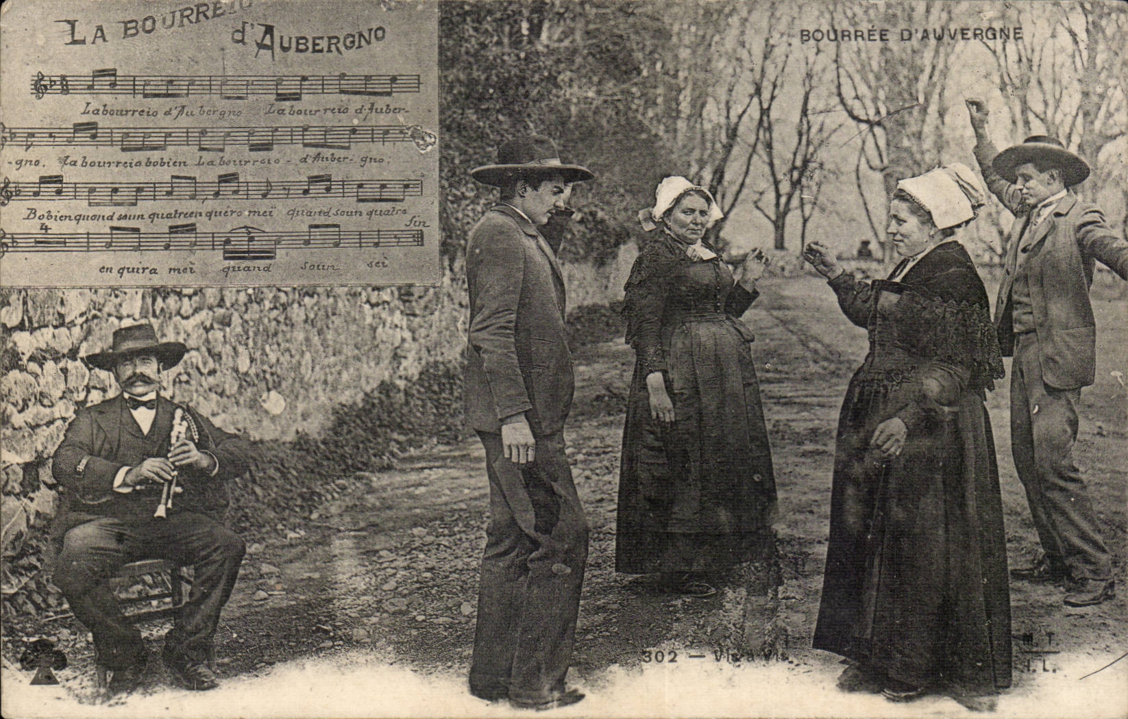 Auvergne CPA La bourre (folklore costume)