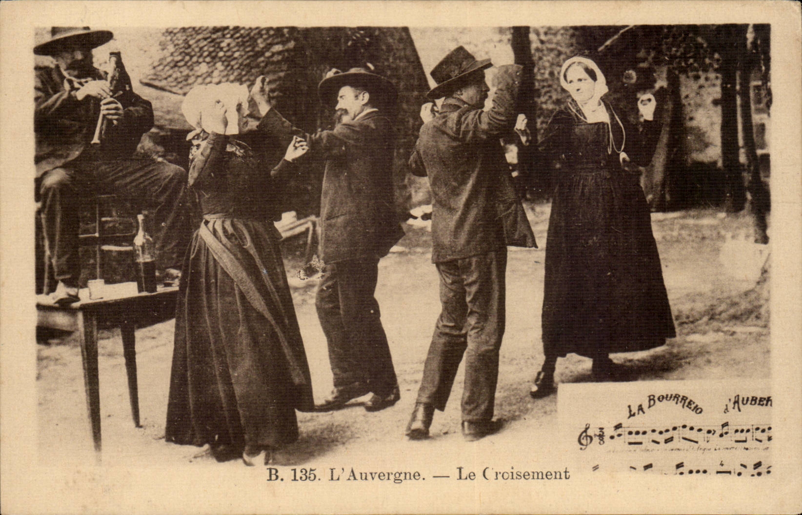 Auvergne CPA Le croisement (folklore costume danse)