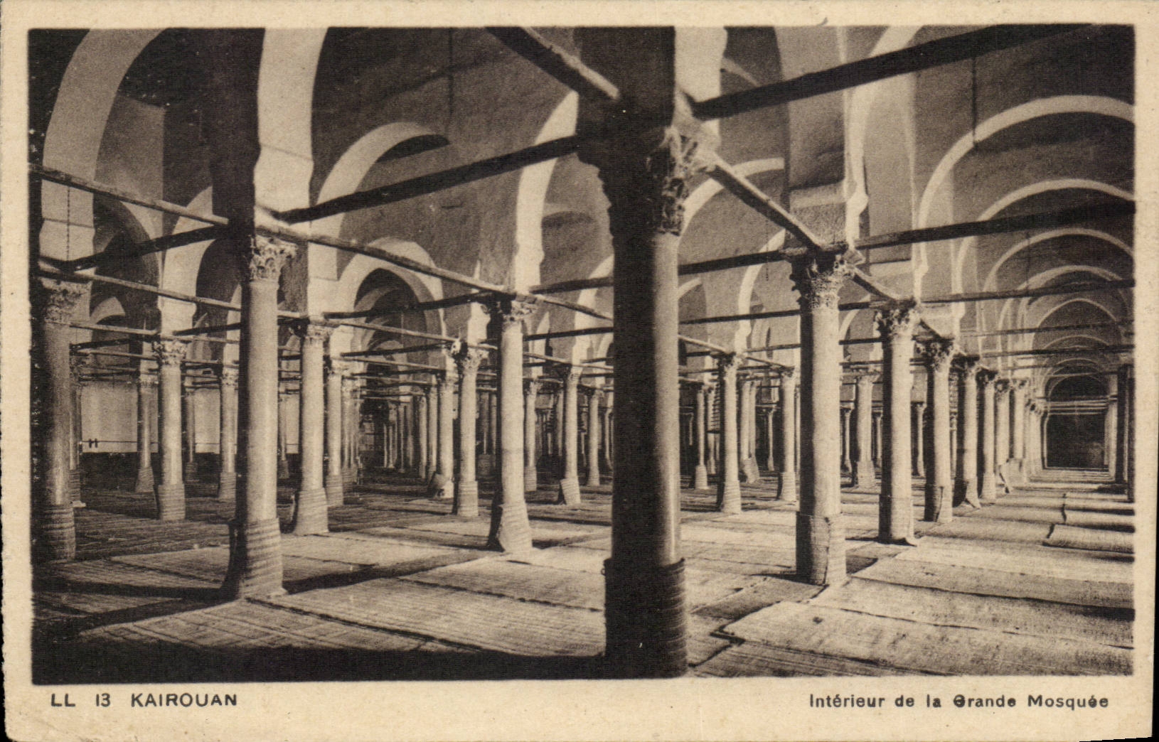 Tunisie CPA Kairouan Interieur de la grande mosquee
