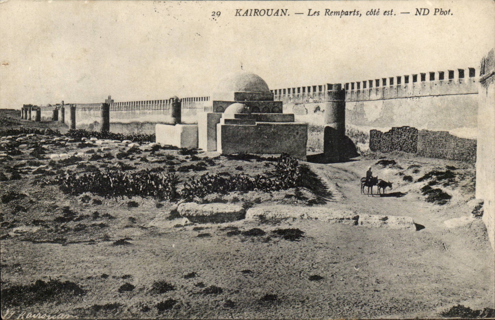 Tunisie CPA Kairouan Les remparts Cote Est