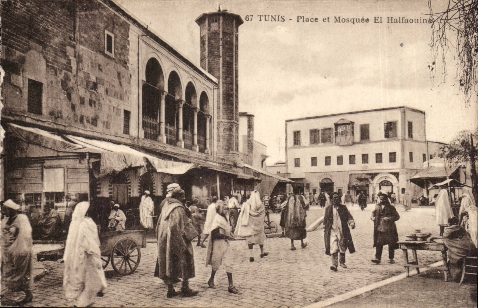 Tunisie CPA Place et mosquee Al Hafaouine