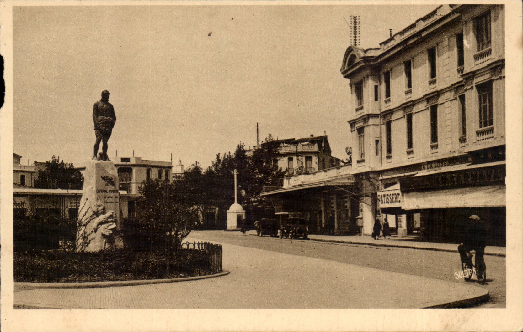 Tunisie CPA Bizerte Monument Capitaine madon
