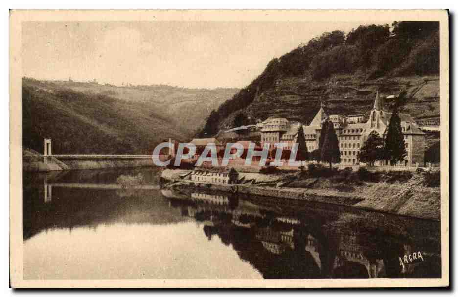 CPA Vallee de la Truyere Barrage de Sarrans L'hospice des incurables de la Devezze