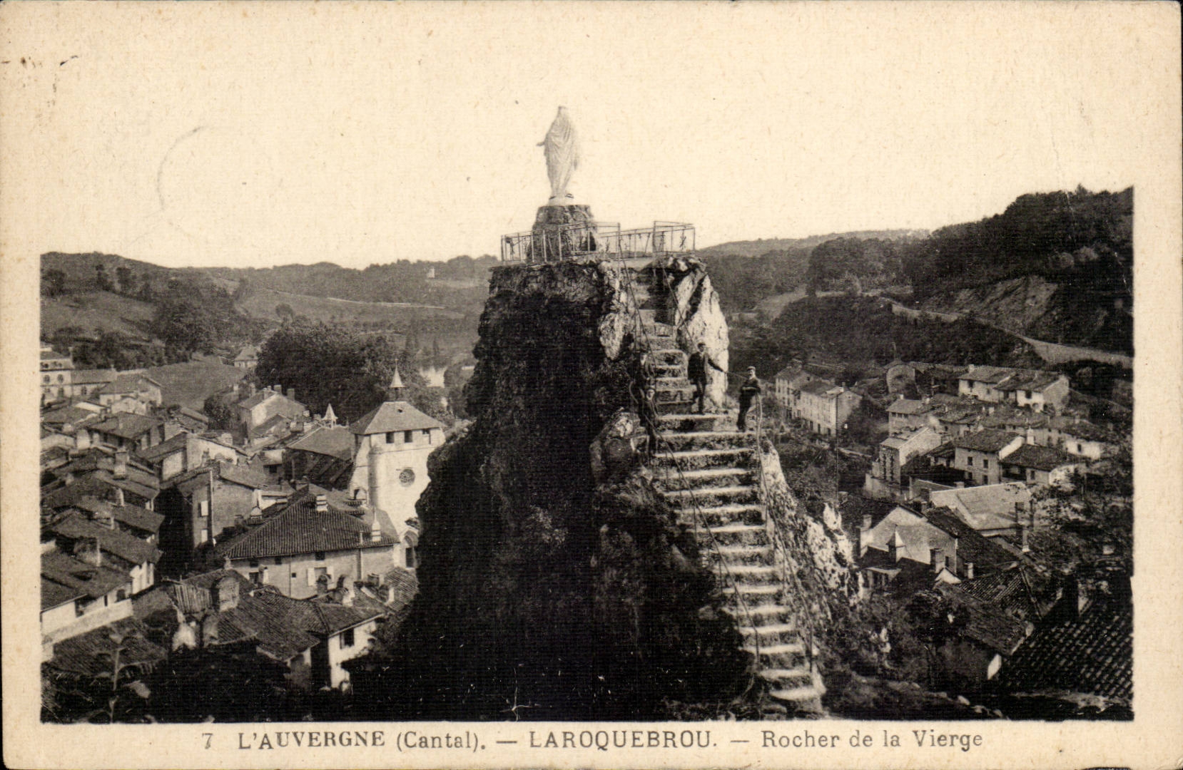 CPA Cantal Laroquebrou Rocher de la vierge