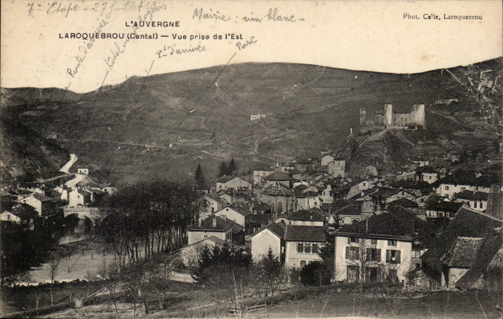 CPA L'auvergne Laroquebrou Vue prise de l'Est
