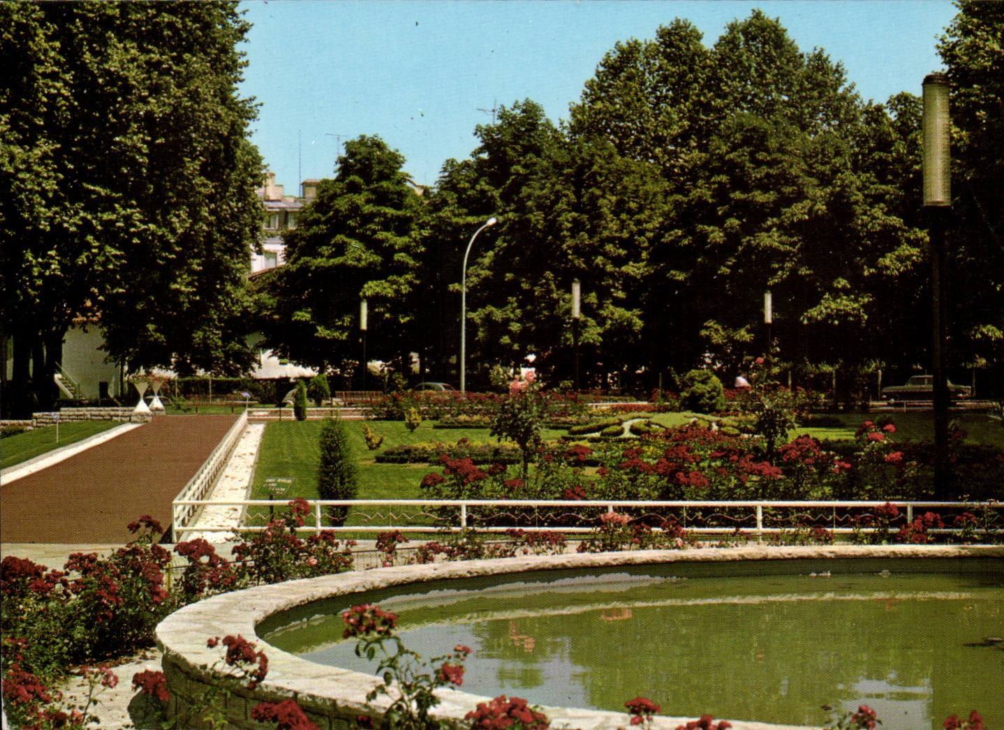 Les Jardins fleuris sur le bord de l'Adour et le nouveau bassin — DAX (Landes) — Éditeur L. CHATAGNEAU, Bordeaux