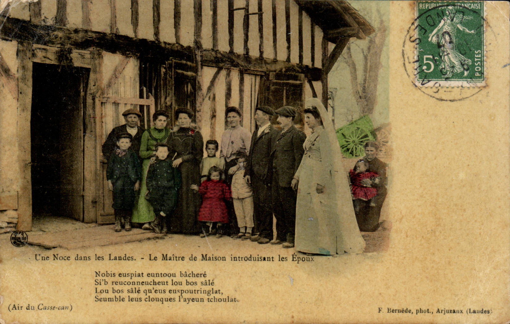 Une noce dans les Landes CPA Le maitre de maison introduisant les epoux