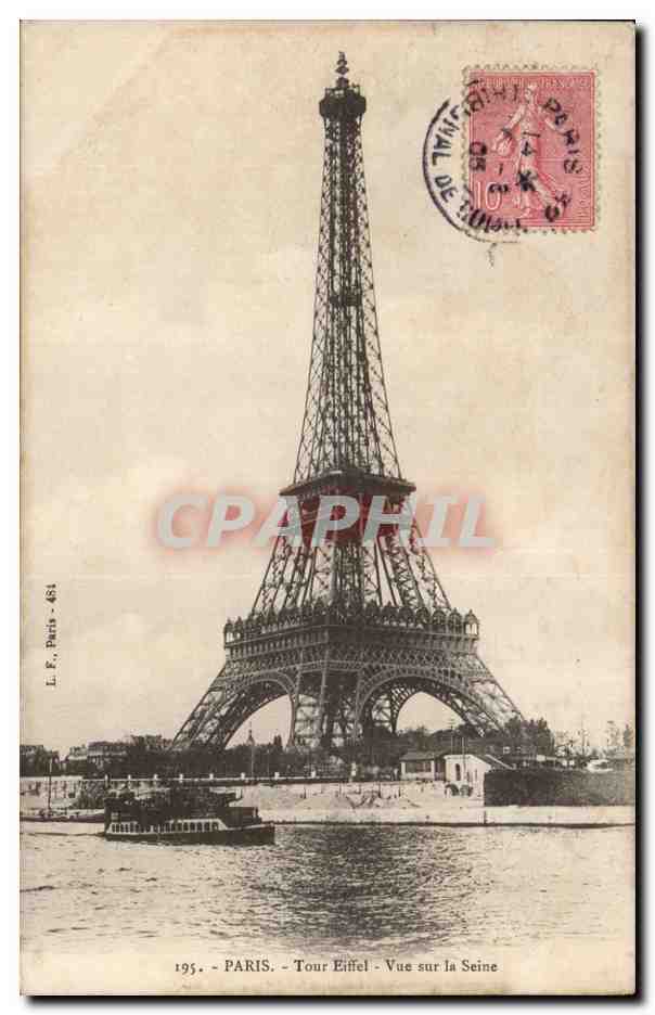 CPA Tour Eiffel Vue sur la Seine
