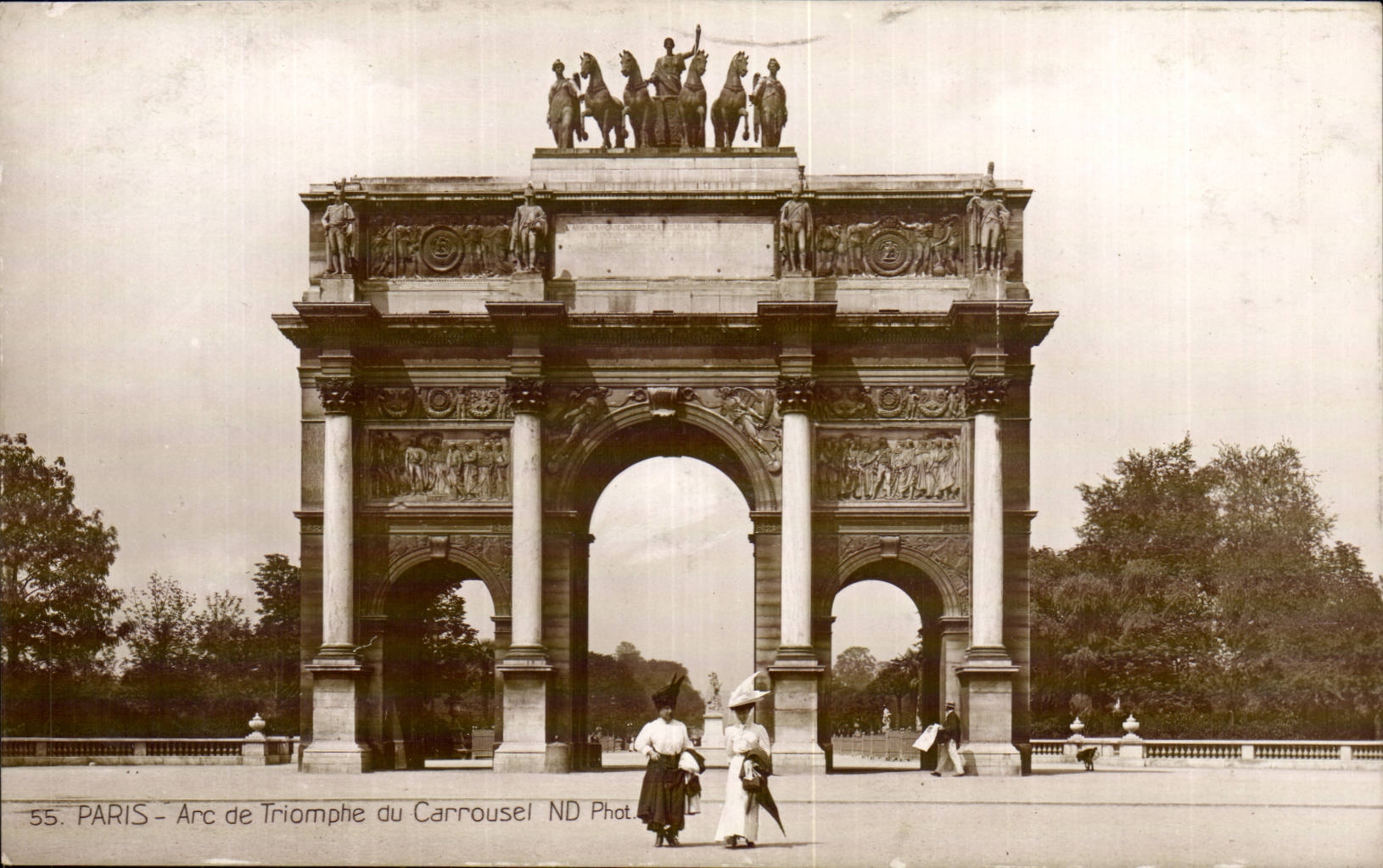 Paris CPA Arc de TRiomphe du Carrousel