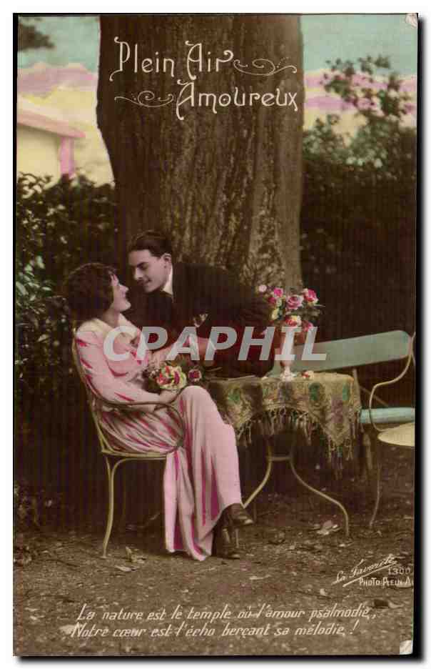 CPA Fantaisie Femme Plein air amoureux
