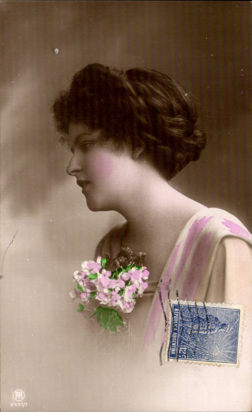 CPA Fantaisie Femme (carte hongroise Hungary Hongrie)