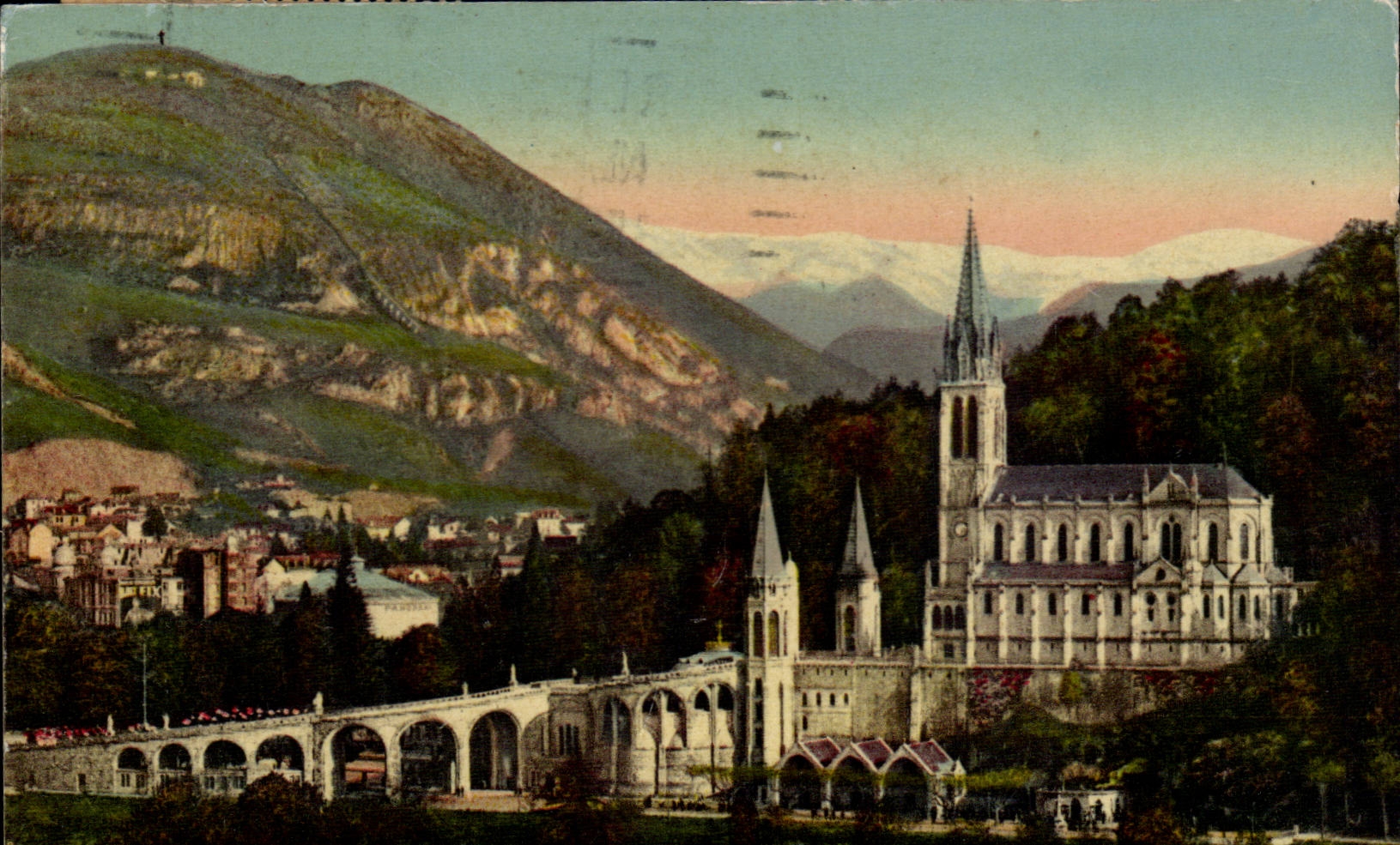 Lourdes CPA La basilique et le pic du Jour