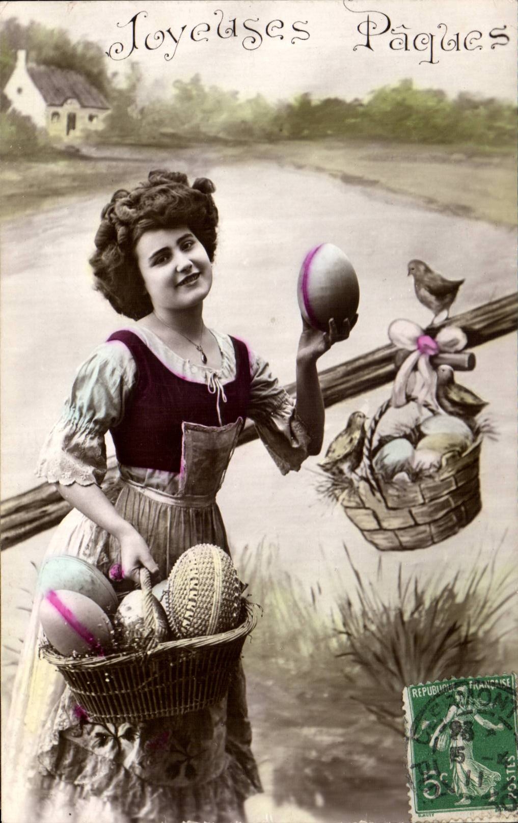 Jeune femme avec des œufs de Pâques — Joyeuses Pâques — Éditeur inconnu, n° de série non visible