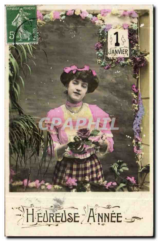 Joven mujer en vestido rosa — 1° de enero — editor HRC